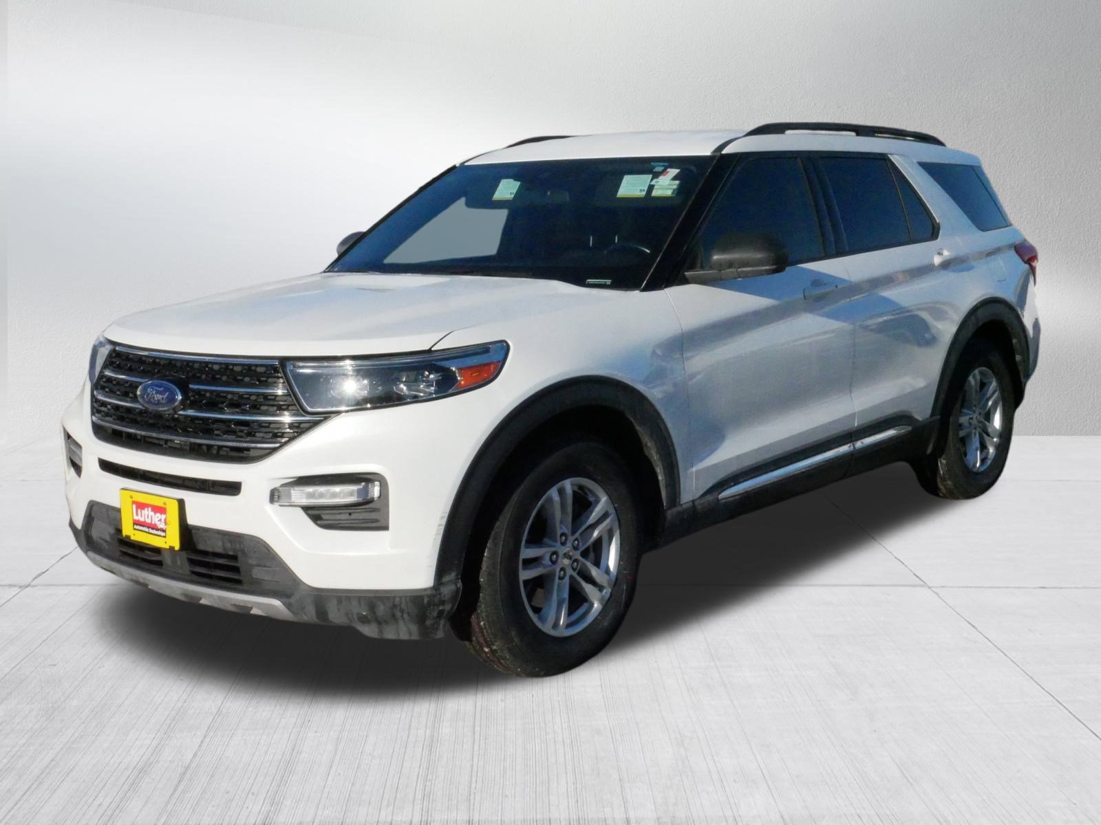 Used 2020 Ford Explorer XLT w/ Equipment Group 202A image 3