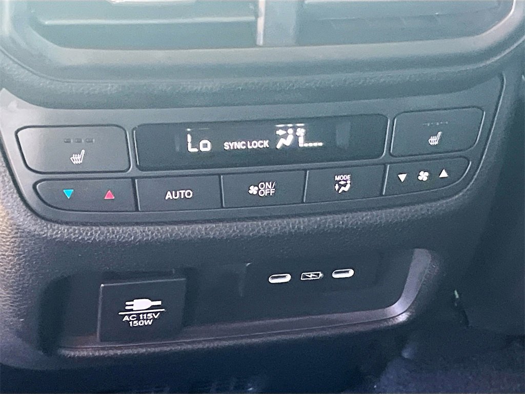 Used 2025 Honda Pilot Elite image 25