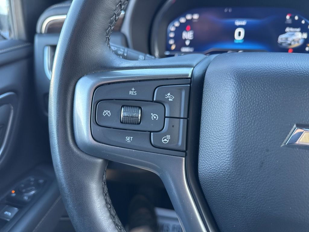 Used 2024 Chevrolet Suburban Premier image 27
