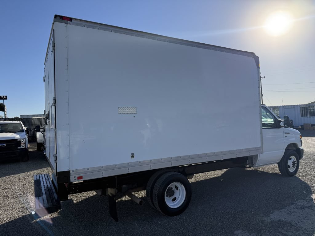 Used 2013 Ford E-450 and Econoline 450 Super Duty RWD image 5