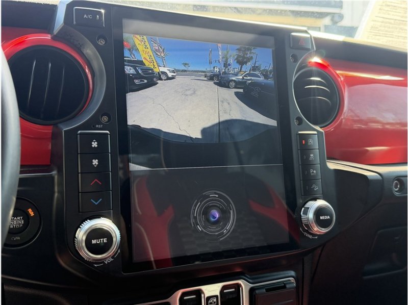 Used 2023 Jeep Gladiator Sport AWD/4WD image 45
