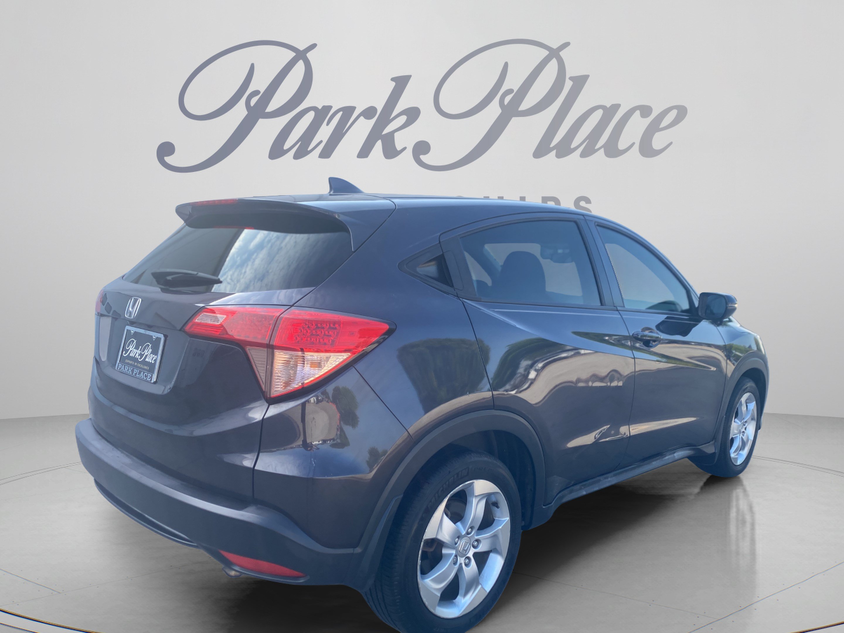 Used 2016 Honda HR-V EX image 6