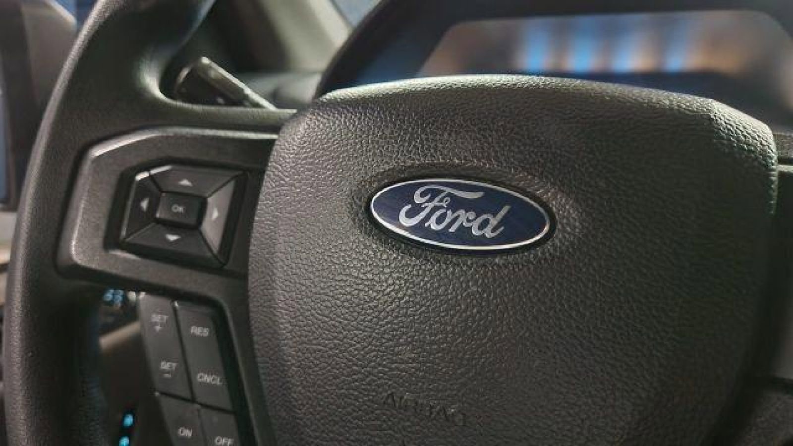 Used 2016 Ford F150 XLT AWD/4WD image 21