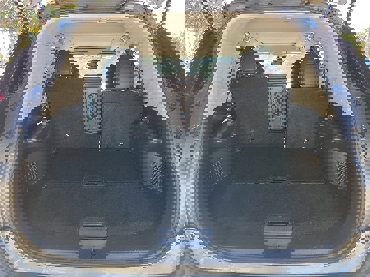 Used 2018 Nissan Rogue SL w/ Premium Package image 8