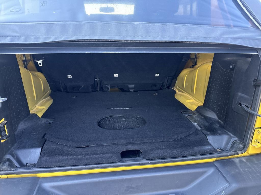 Used 2015 Jeep Wrangler Unlimited Sahara image 36