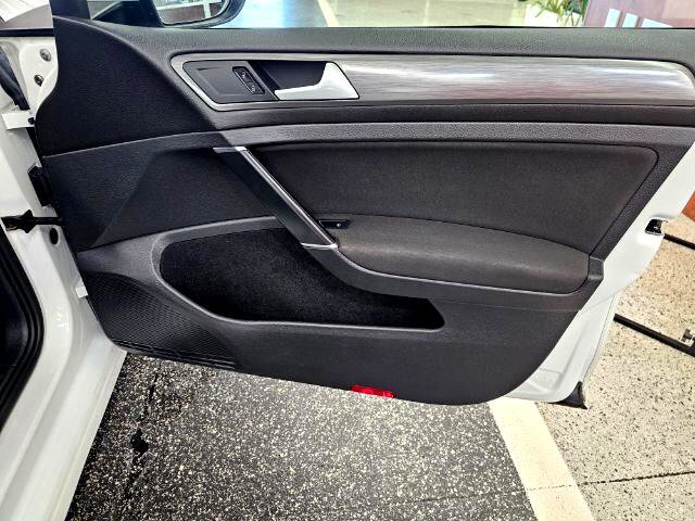 Used 2019 Volkswagen Golf S image 26