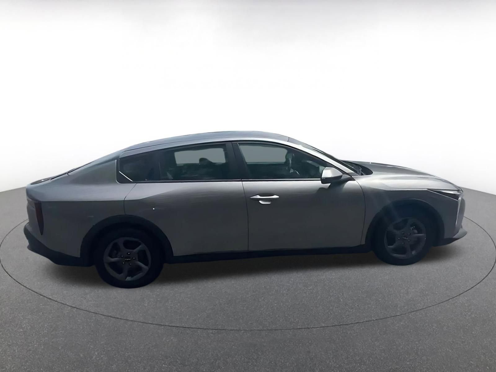 Used 2025 Kia K4 LXS image 12