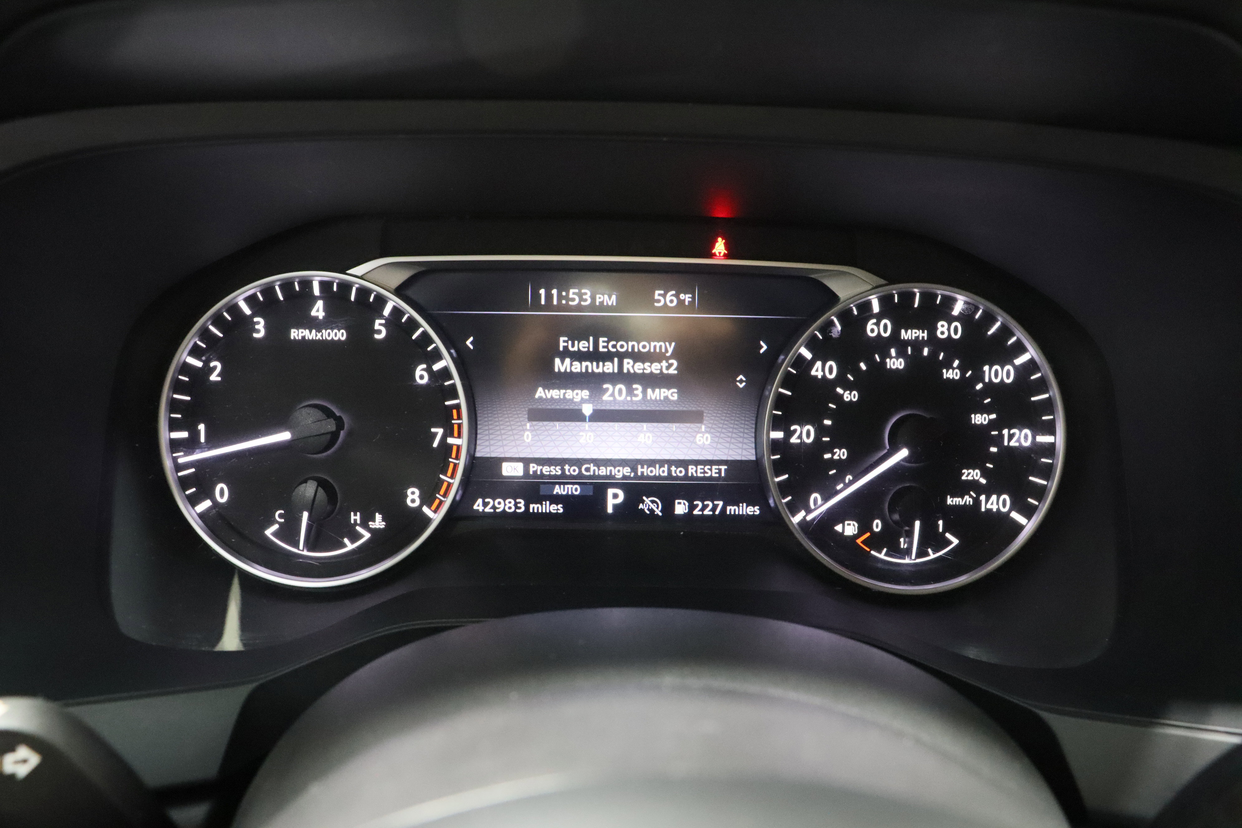 Used 2023 Nissan Pathfinder S image 39