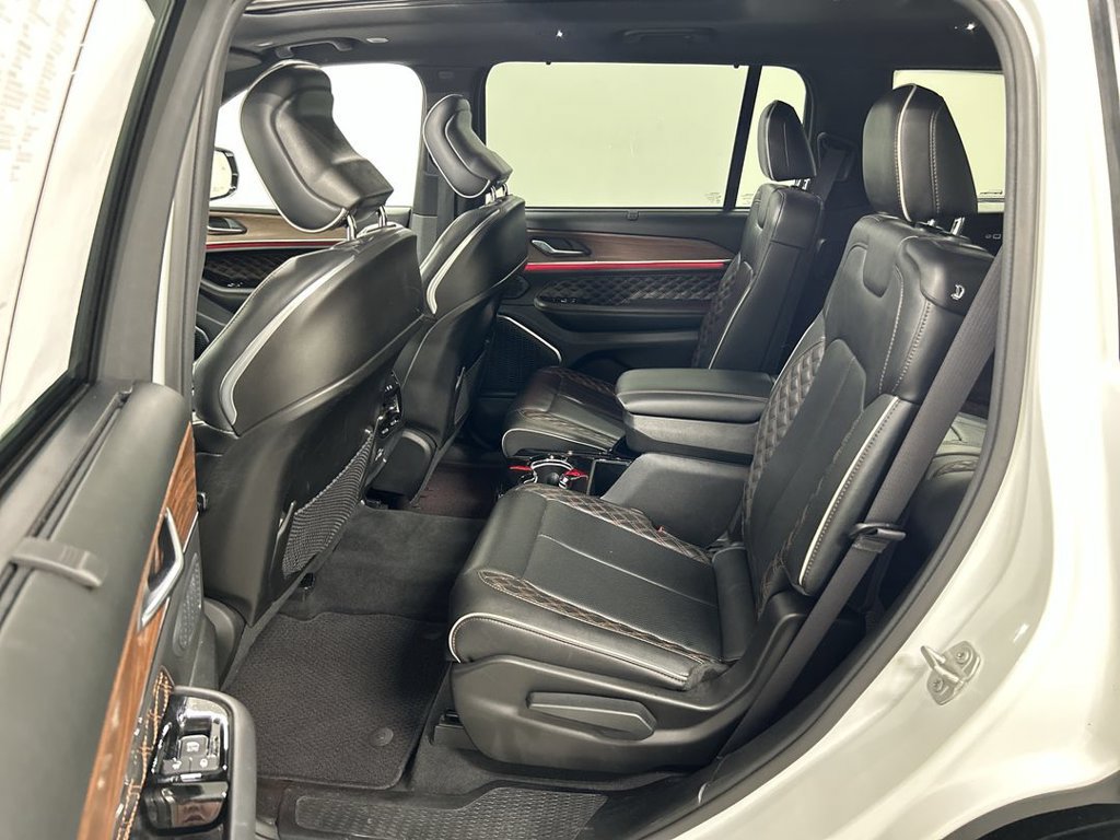 Used 2023 Jeep Grand Cherokee L Summit w/ Luxury Tech Group V AWD/4WD image 21