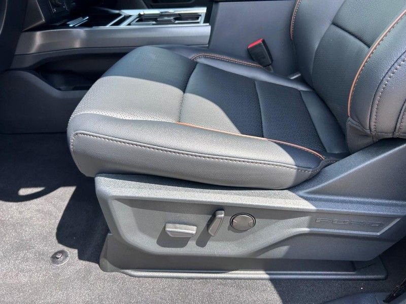 New 2025 Ford F350 Lariat w/ Black Appearance Package image 19