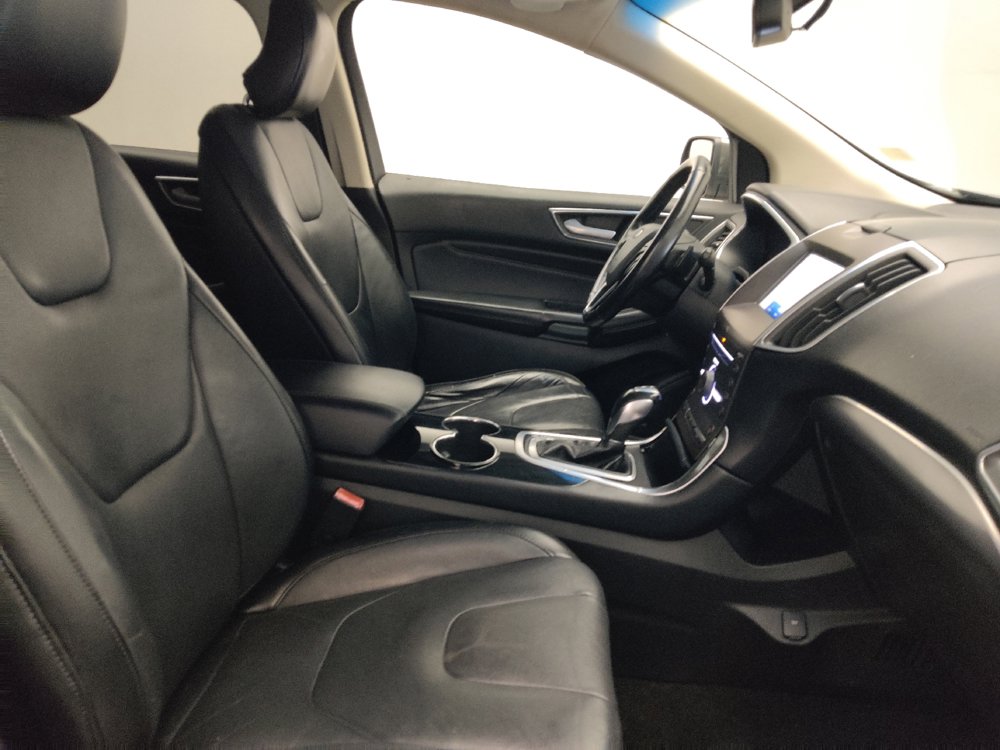 Used 2016 Ford Edge Titanium FWD image 21