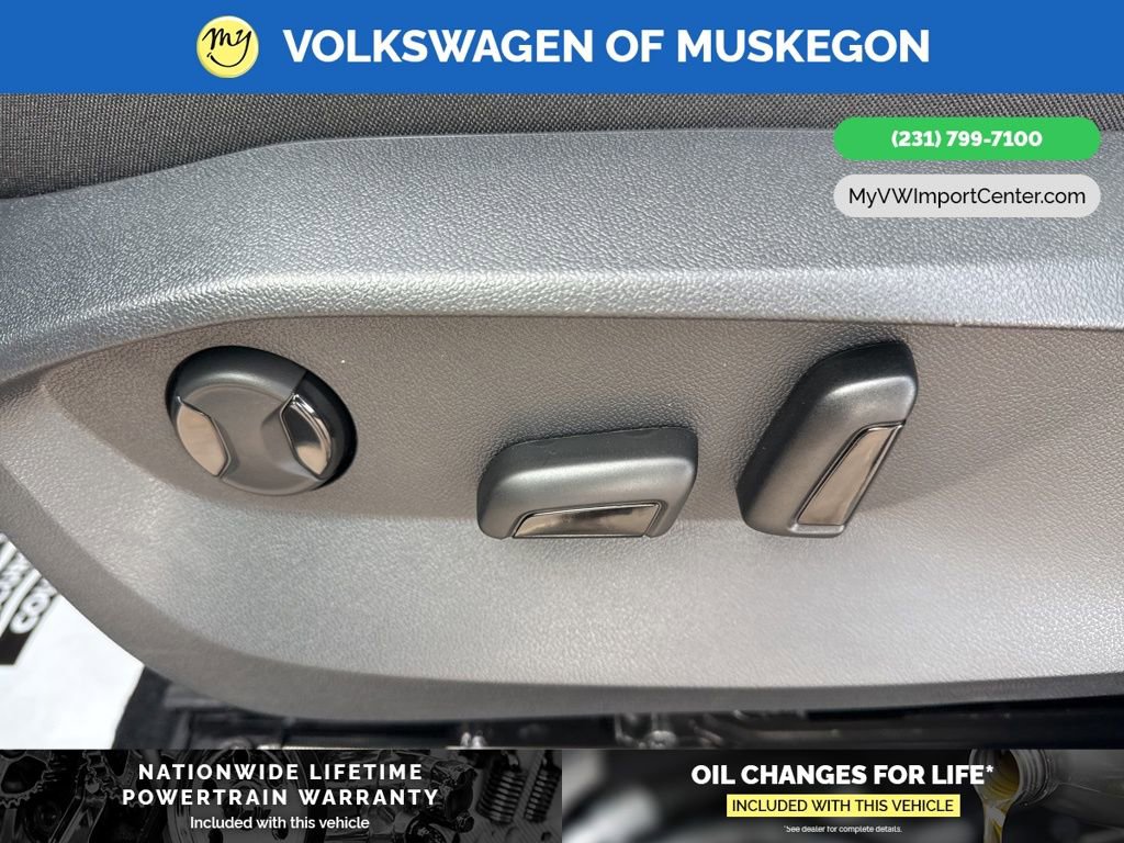 New 2026 Volkswagen Taos SE image 12