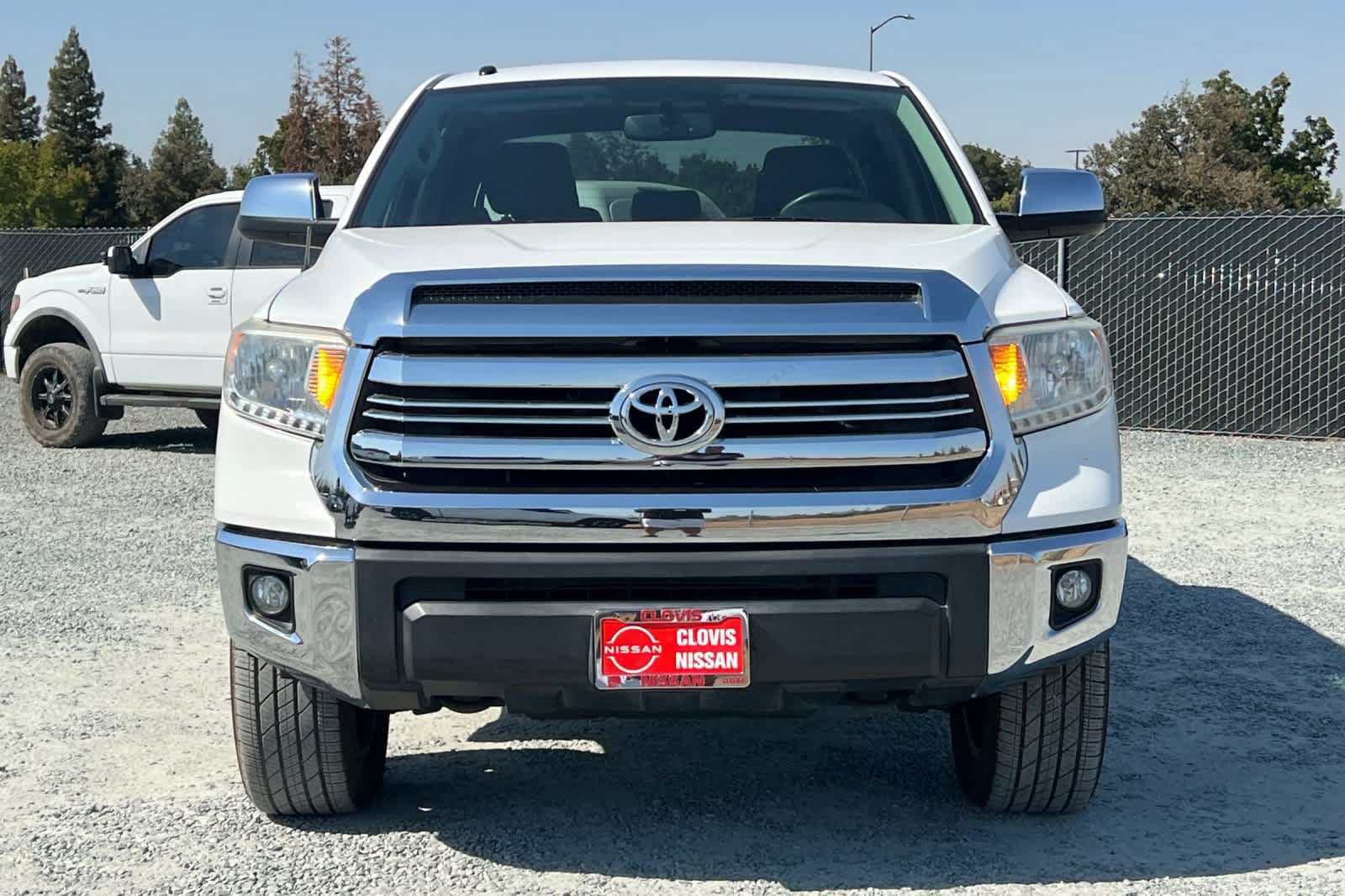 Used 2016 Toyota Tundra SR5 w/ SR5 Upgrade Package AWD/4WD image 11