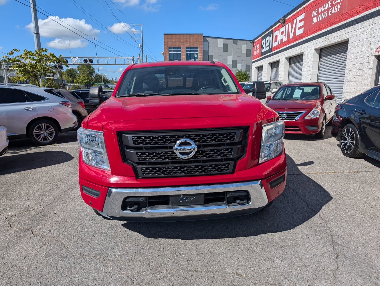 Used 2020 Nissan Titan SV w/ SV Convenience Package image 3