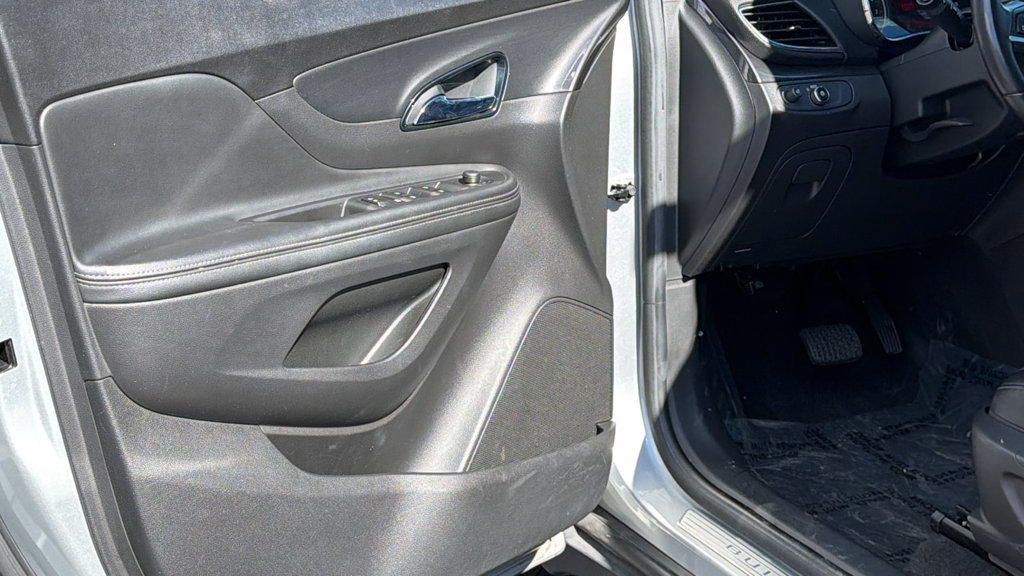 Used 2020 Buick Encore Preferred FWD image 23