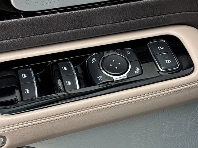 Used 2022 Lincoln Aviator Grand Touring w/ Equipment Group 301A AWD/4WD image 13