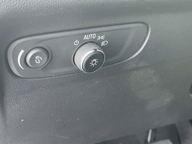 Used 2022 Buick Envision Essence w/ Safety Package FWD image 20