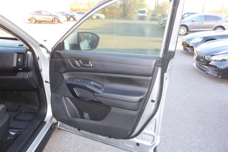 Used 2024 Nissan Pathfinder SV image 12