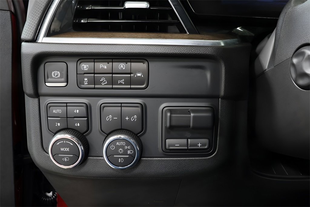 Used 2025 Chevrolet Tahoe High Country image 18