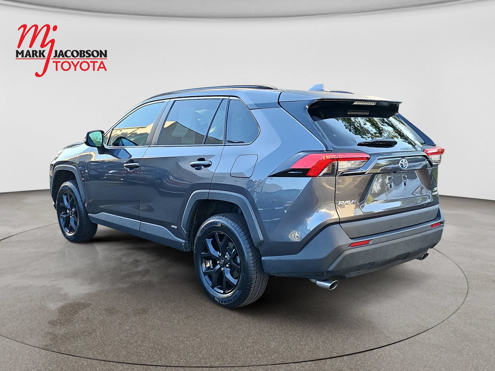 Used 2022 Toyota RAV4 XLE AWD/4WD image 14