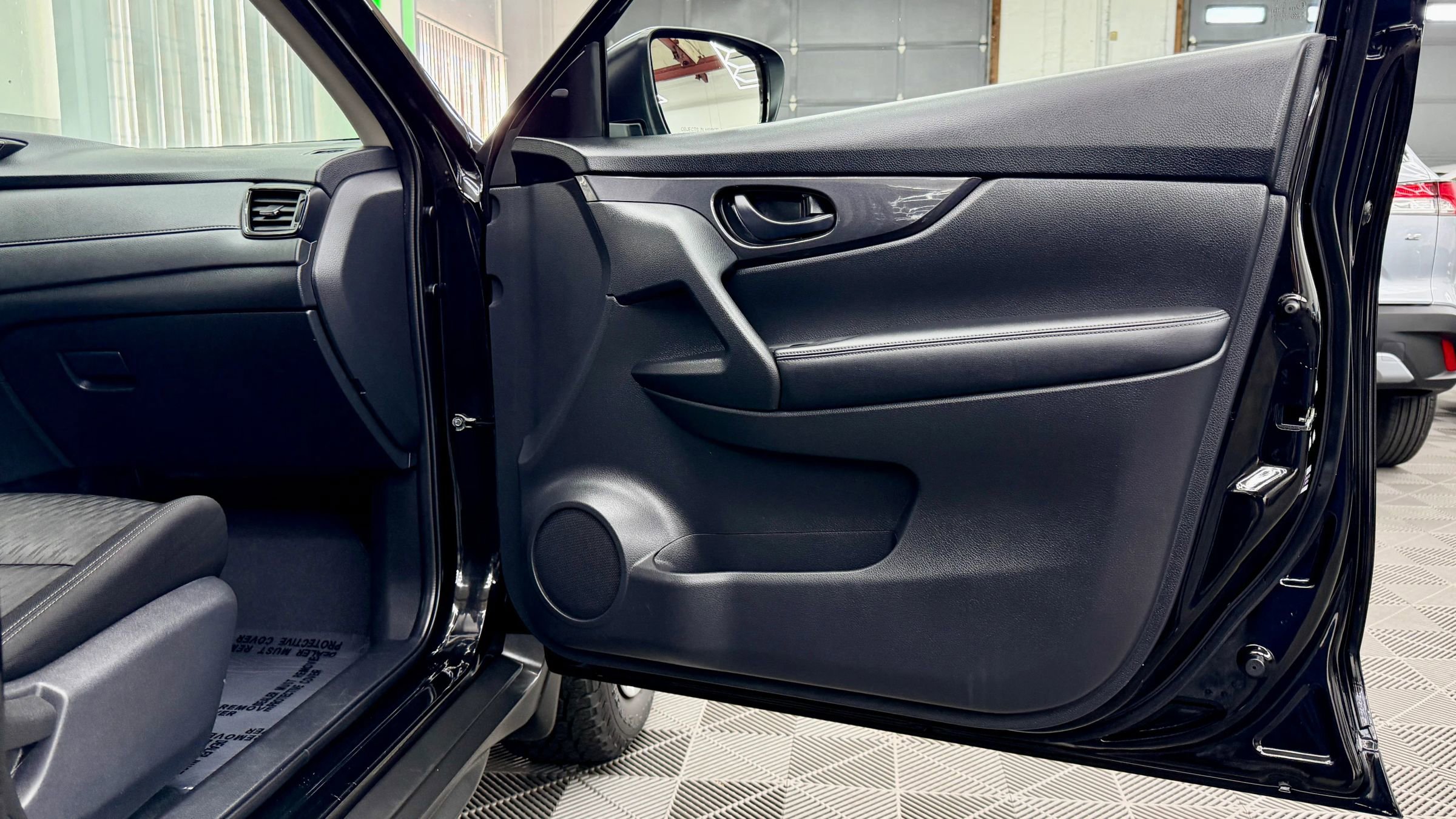 Used 2019 Nissan Rogue S image 7