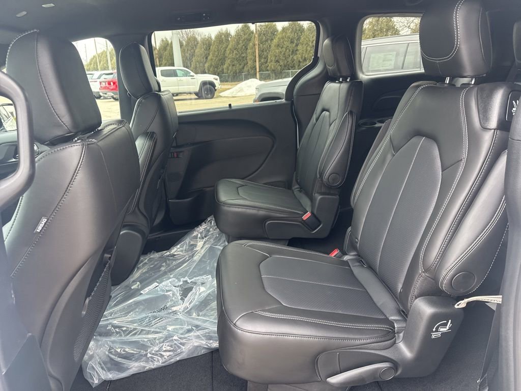New 2026 Chrysler Voyager LX FWD image 19