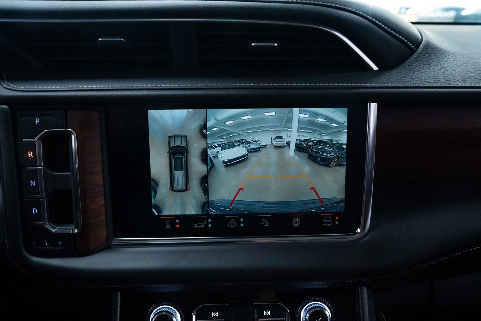 Used 2024 GMC Yukon Denali Ultimate AWD/4WD image 12