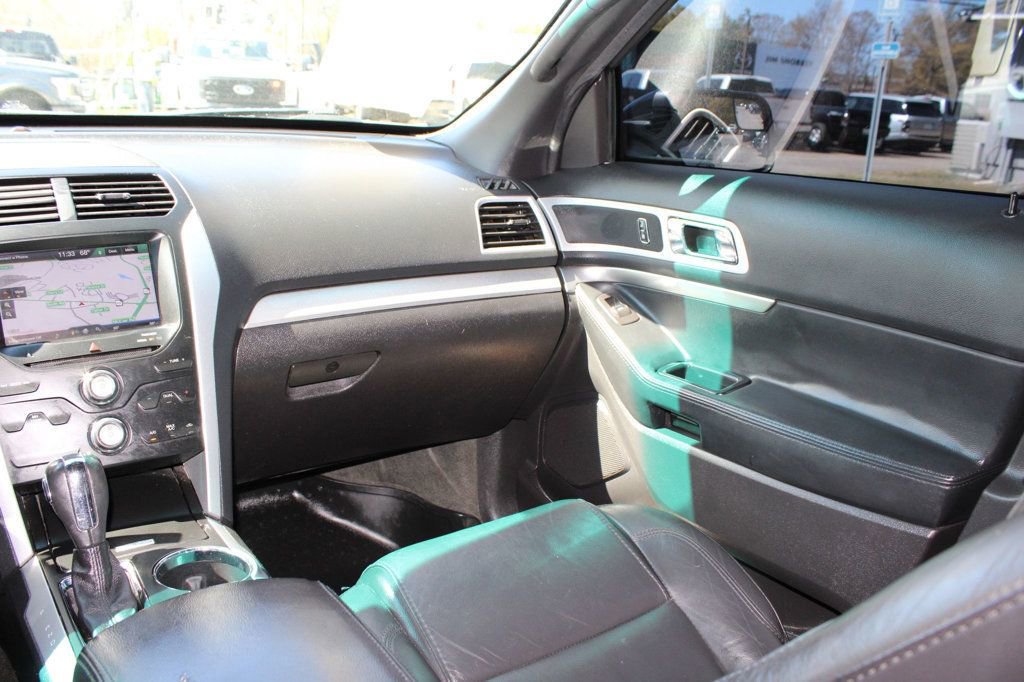 Used 2015 Ford Explorer XLT w/ Equipment Group 202A image 26