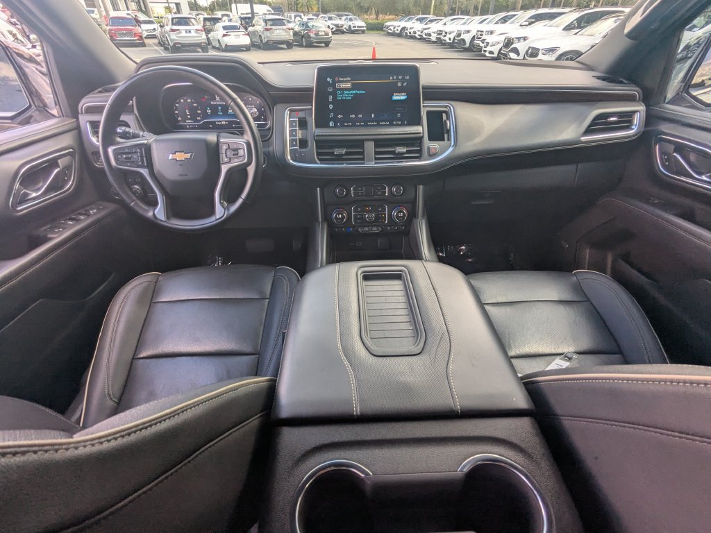 Used 2023 Chevrolet Suburban Premier RWD image 2