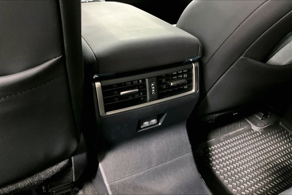 Used 2025 Lexus GX 550 image 31