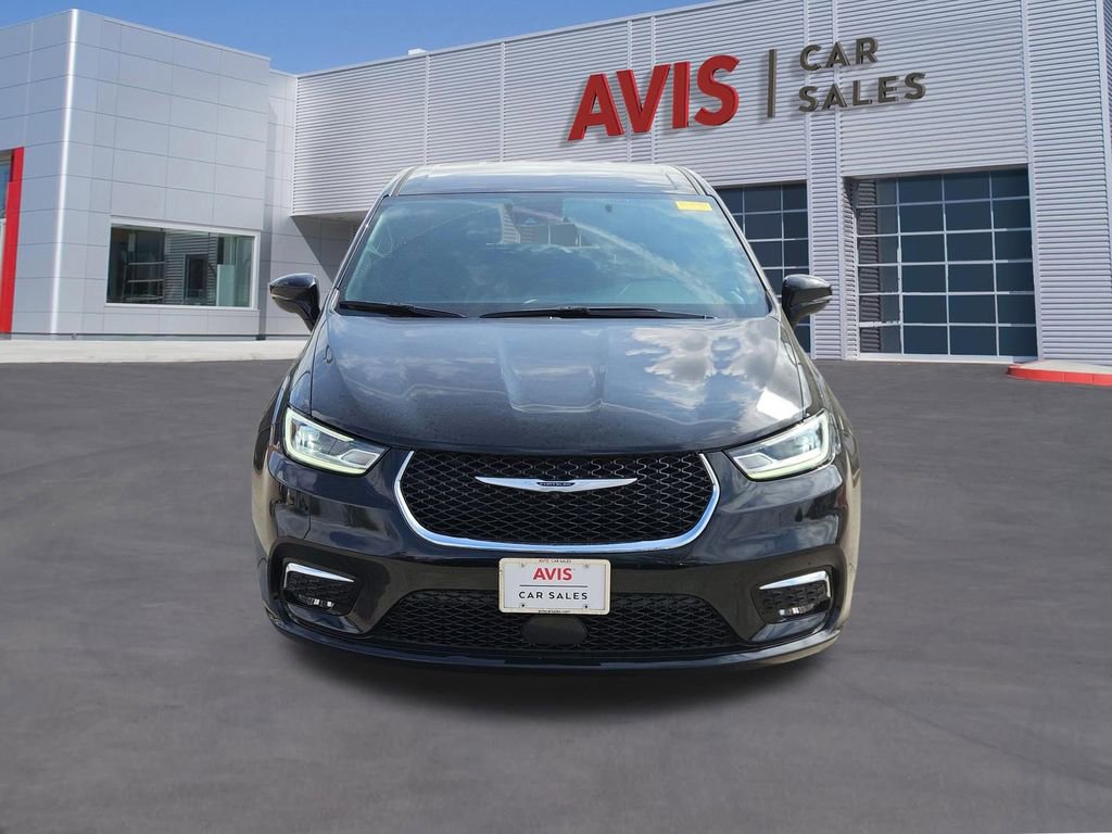 Used 2025 Chrysler Pacifica Select image 10