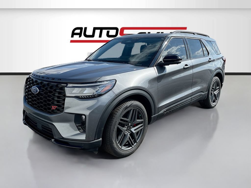 Used 2025 Ford Explorer ST AWD/4WD image 3