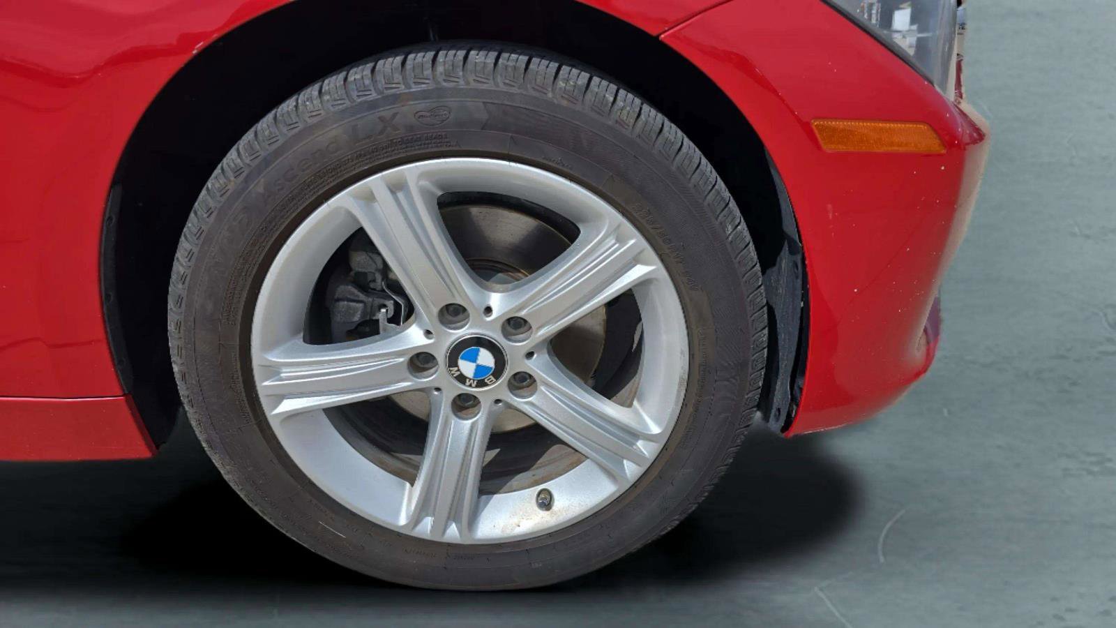 Used 2015 BMW 320i xDrive Sedan AWD/4WD image 9