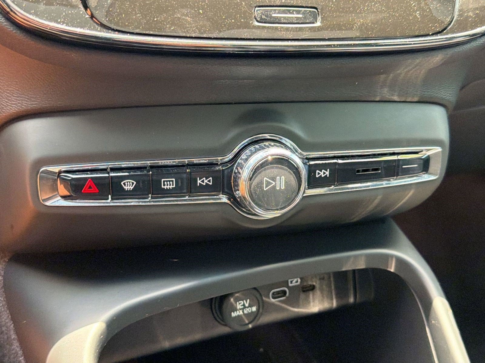 Certified 2023 Volvo C40 P8 Recharge Ultimate AWD/4WD image 19