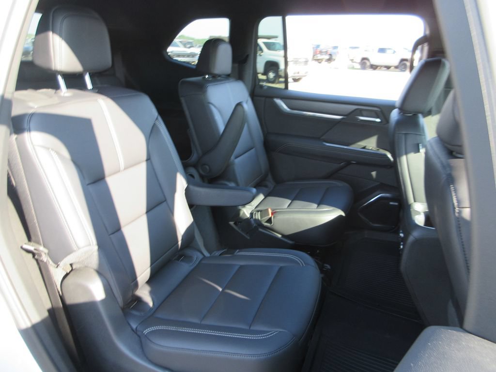 Certified 2026 GMC Acadia Elevation w/ Elevation Premium Package AWD/4WD image 25