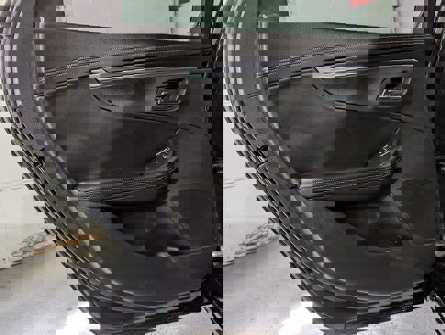 Used 2016 Chevrolet Impala LT w/ Convenience Package image 19