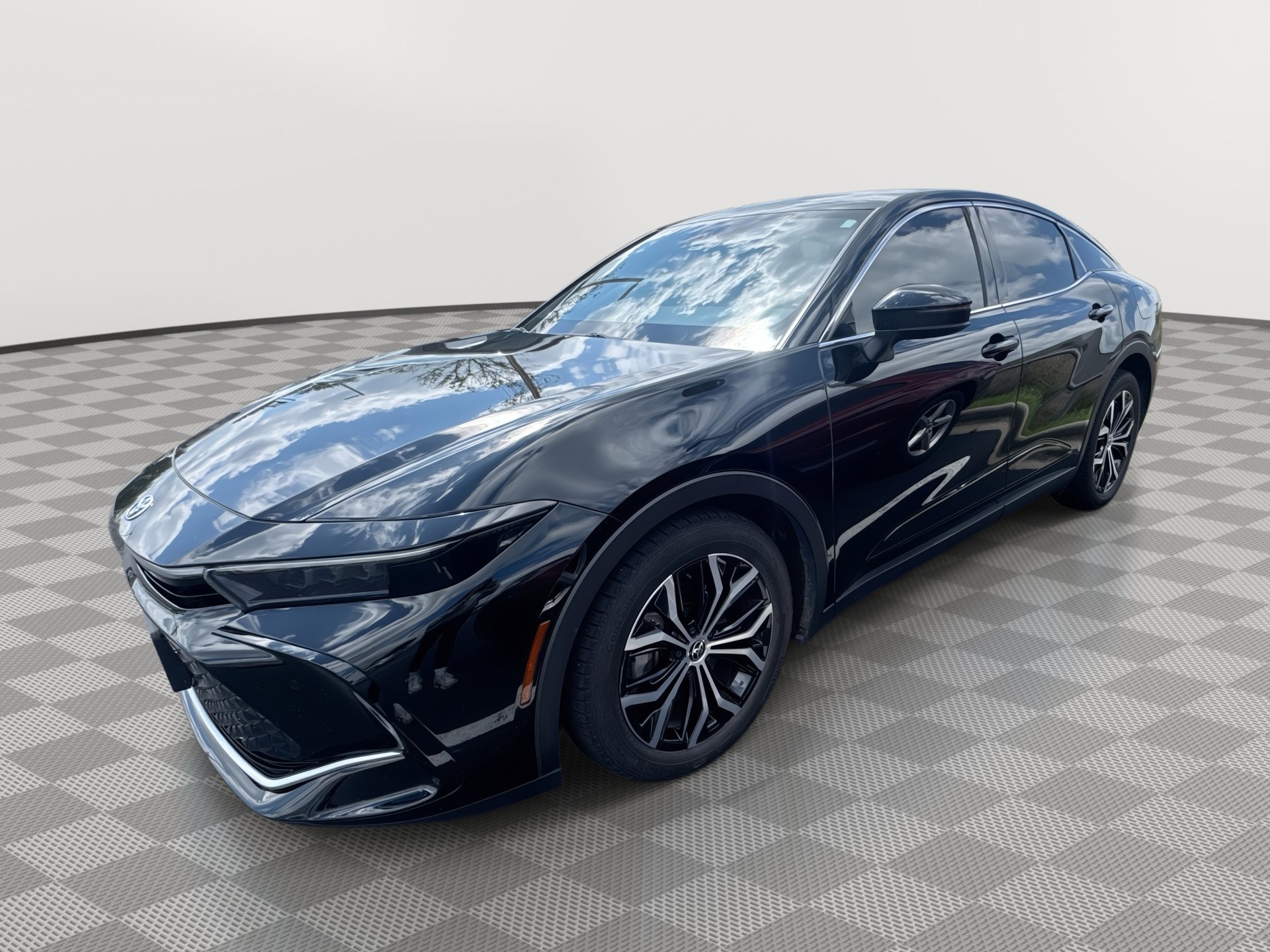 Used 2024 Toyota Crown Limited AWD/4WD image 1