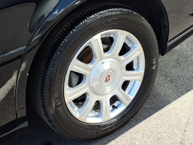 Used 2010 Cadillac DTS FWD image 9