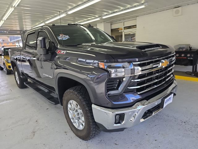 Certified 2024 Chevrolet Silverado 2500 LTZ w/ LTZ Convenience Package image 7