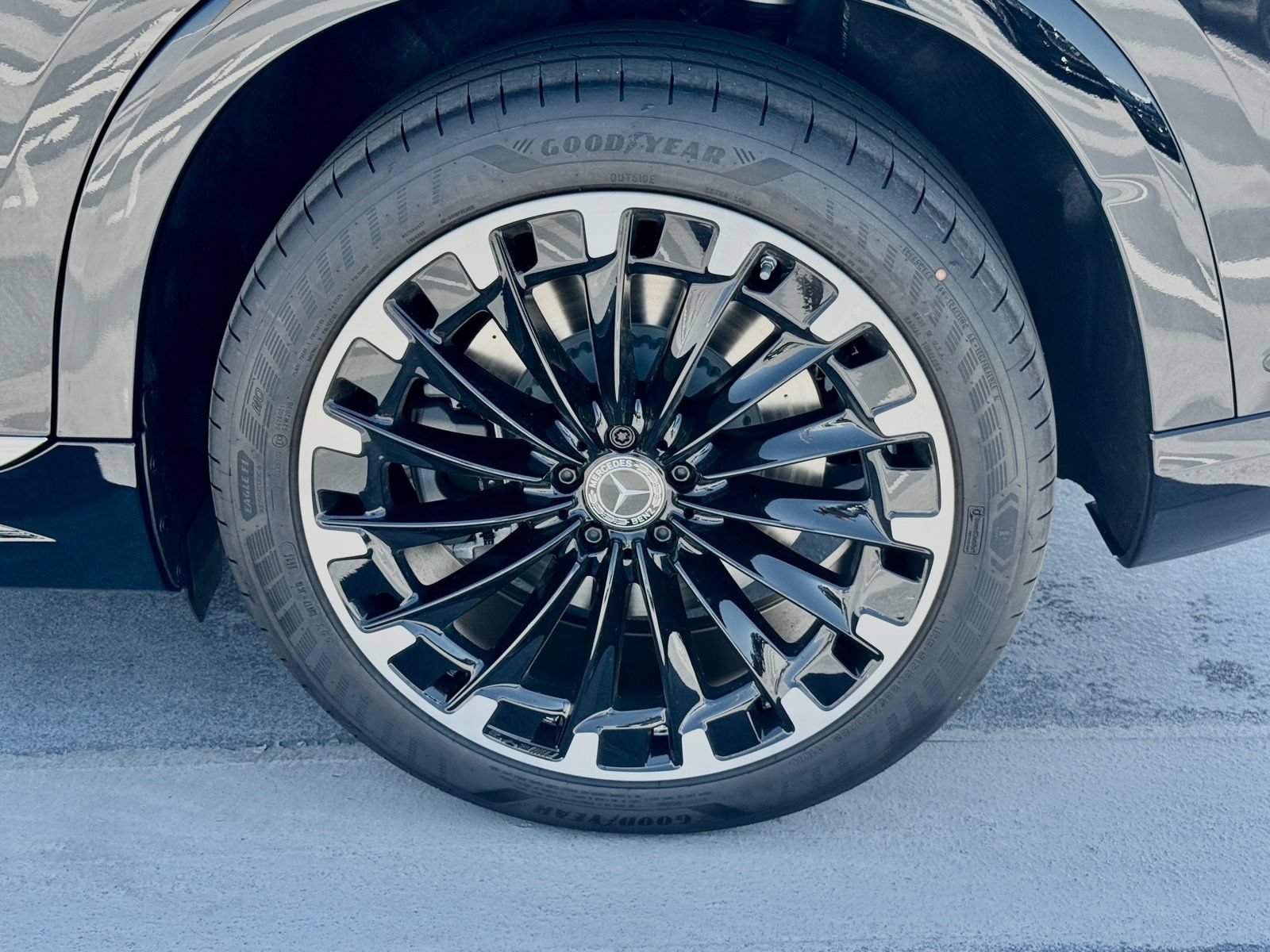 New 2026 Mercedes-Benz EQS 550 4MATIC SUV image 15