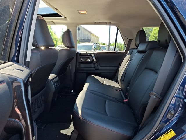 Used 2021 Toyota 4Runner TRD Off-Road Premium w/ Moonroof Package AWD/4WD image 10