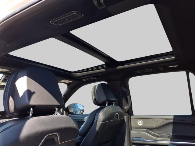 Used 2025 Lincoln Navigator Reserve w/ Jet Appearance Package AWD/4WD image 10