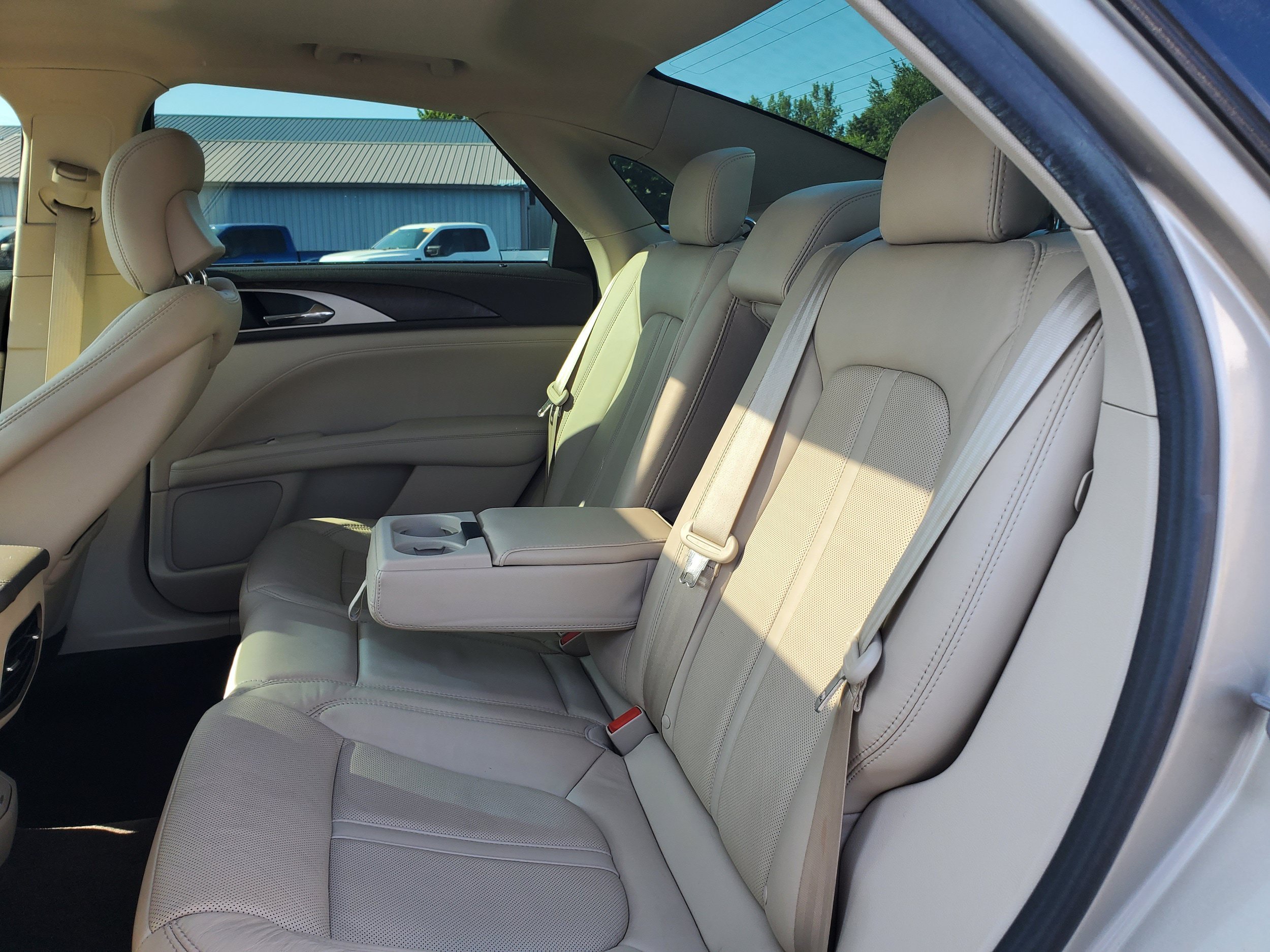 Used 2017 Lincoln MKZ Reserve FWD image 28