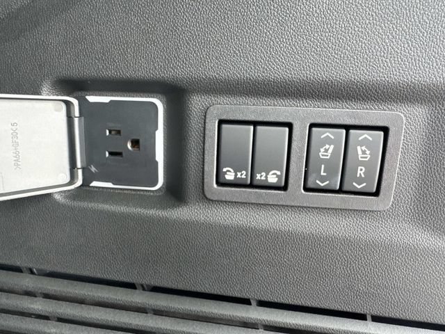 Used 2024 GMC Yukon Denali Ultimate w/ LPO, Floor Liner Package AWD/4WD image 14