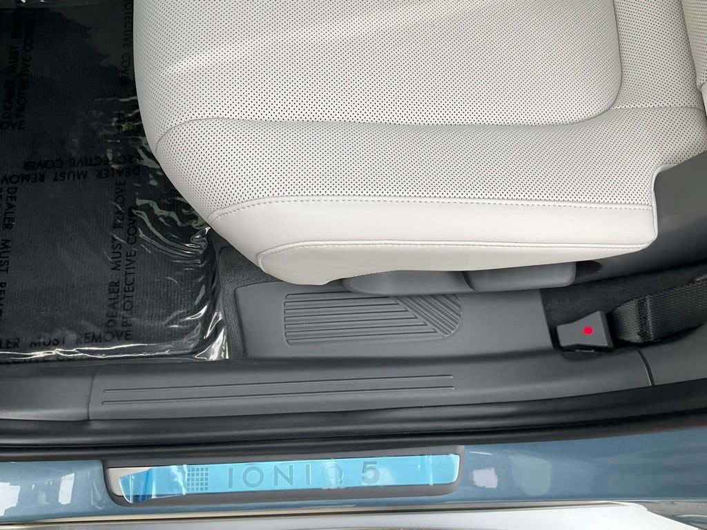 Used 2025 Hyundai Ioniq 5 Limited image 28