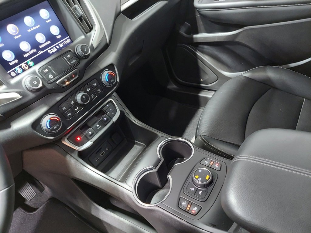 Used 2024 GMC Terrain SLT image 27