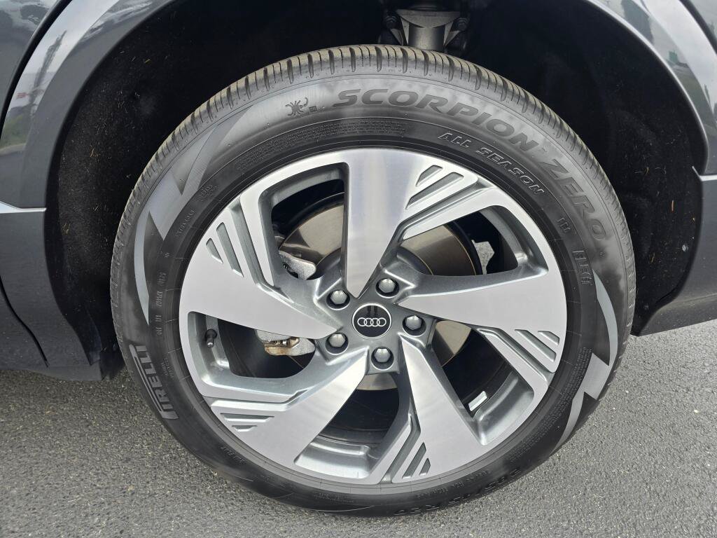 Used 2025 Audi Q6 e-tron Premium Plus w/ Premium Plus AWD/4WD image 20