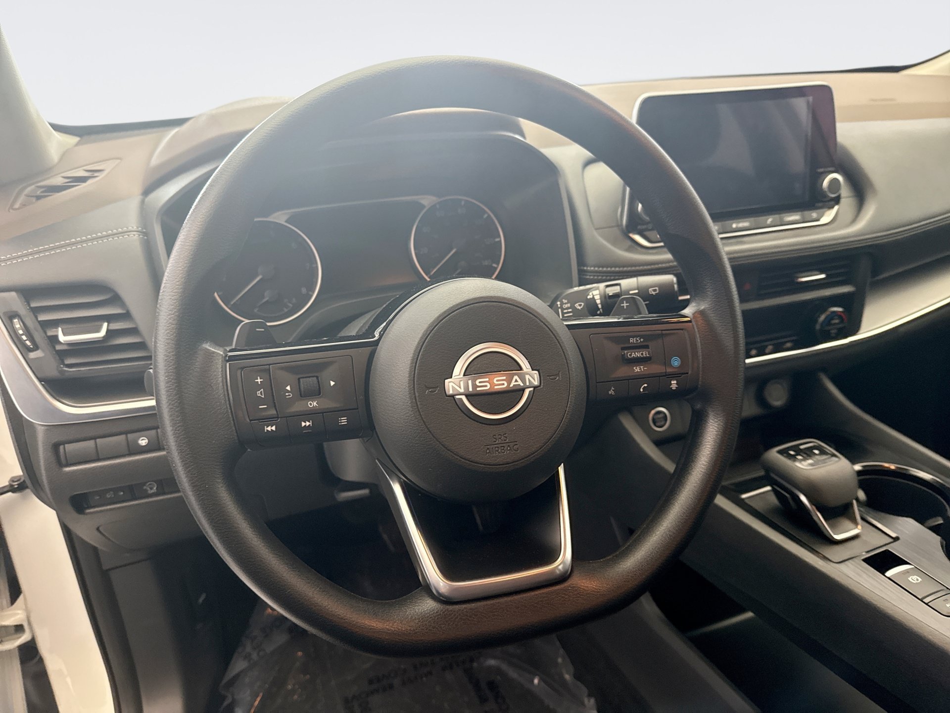 Used 2023 Nissan Rogue SV AWD/4WD image 12