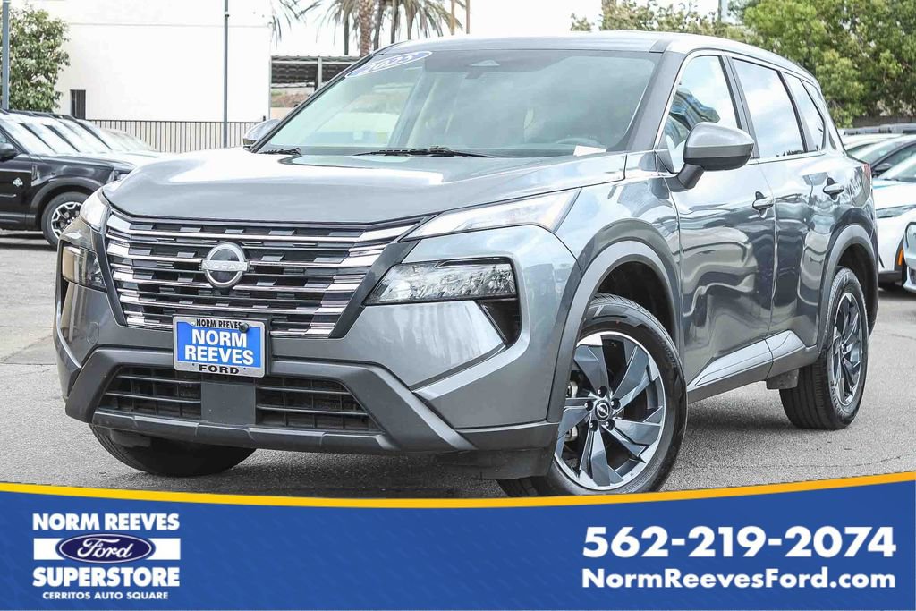 Used 2025 Nissan Rogue SV FWD image 1