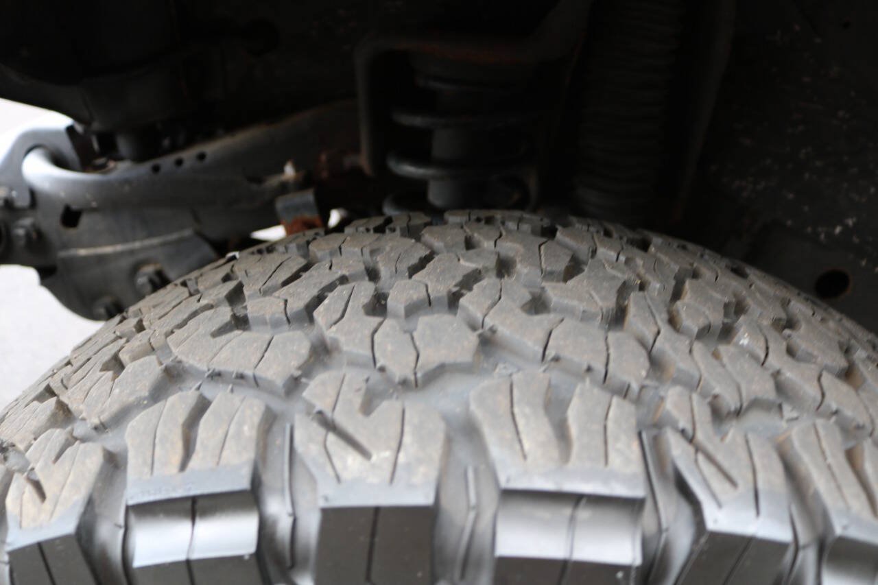 Used 2006 Jeep Wrangler X AWD/4WD image 32